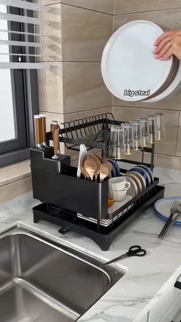 No more wet counters! 💦 The automatic drain on this is literally genius. Saves so much space too. #kitchenhacks #kitchenorganization #cleantok #homefinds #tiktokmademebuyit