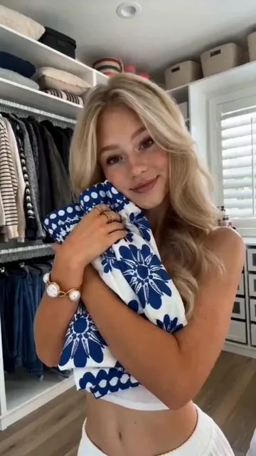 🩵💙🤍 This blue and white floral set hugs you in all the right places. The back tie detail though... 😍#tiktokshopusa #vacationoutfit #floralmaxidress #summeroutfitinspo #openbackdress