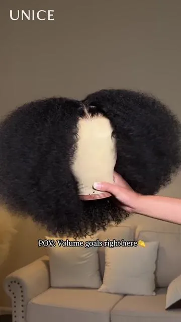 Super full, easy to wear, and always looks so good.💯#unicehair #summerwig #kinkycurlyhair #gluelesswigs #2606132-G 