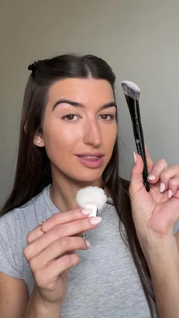 The N19- all the benefits of a powder puff but without having to replace it constantly 🖤 — #bkbeauty #makeupbrushes #concealerbrush #powderpuff #tiktokshopdealsforyoudays 
