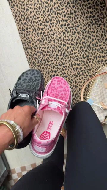 So good 🙌🏼🌸 @HeyDude  #heydudeshoes #leopardprint #sliponshoes #everydaycomfort #heydudesuperbrandday 