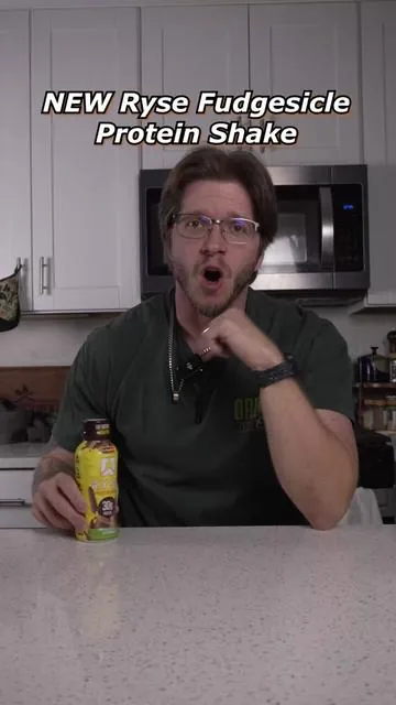 FFGF reviews the NEW fudgesicle protein shake from @RYSE  #formerfatguy #dealsforyoudays #summerwins #foodcritic #proteinshake 