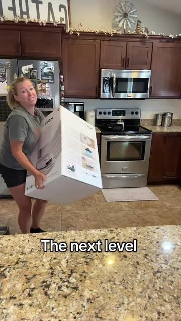 This vacuum is seriously next level! #mopdryvacuum #robotvacuum #dealsforyoudays #tiktopshopcreatorpicks #vacuumcleaner 