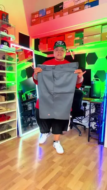 Comfortable and stylish shorts by Dickies #dickies #shorts #dickiesshorts #workshorts #dealsforyoudays 
