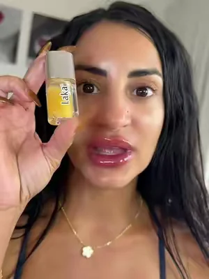 Esto es fuego!! @Laka US  #laka #lipplumper #lipgloss #DealsForYouDays #lipplumpergloss 