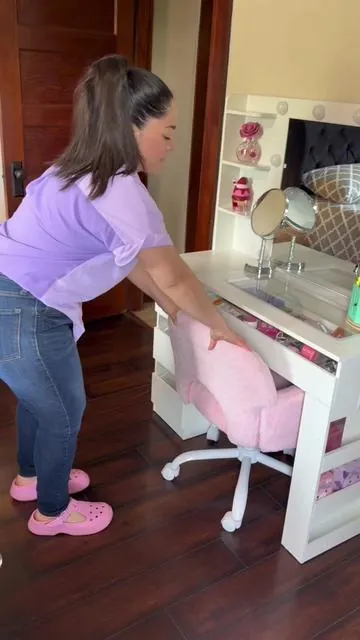 La silla para tu vanity  . . . . . #silladevanity#vanitychair#DealsForYouDays  