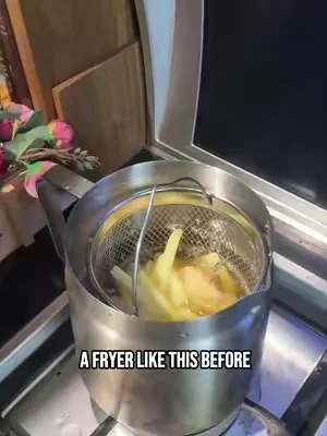 That's a game changer!  #frenchfries #oildispenser #kitchenhack #cooking #güglüsaclargüçlüben