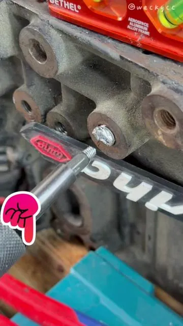 The Ultimate Solution for Stripped Screws! #strippedscrewremover #nutremovaltool #TikTokHolidayHaul #fathersdaygift #dealsforyoudays 