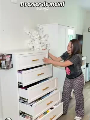 Woo gran capacidad de almacenamiento 😳✨👆el dresser de metal que está volviendo loco a todos ‼️🤍👆pide el tuyo antes que cambie el precio ⭐️#DealsForYouDays #tiktokshopcreatorpicks #dresser #metal #new 