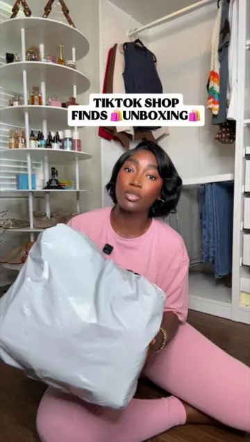 #unboxingvideo #tiktokfinds #tiktokshophaul #fashiontiktok #summeressentials 
