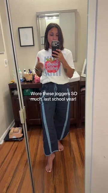 Love love love these barrel joggers! #teacherootd #teacherassistant #summerwins #dealsforyoudays 