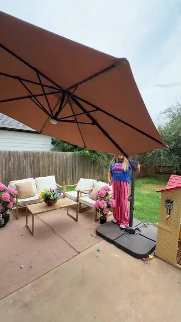 This umbrella is affordable and good quality plus it’s on sale #outdoorumbrella #patiodecor #sunshade #umbrella #dealsforyoudays 