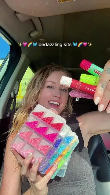 This is your sign to get a bedazzling kit for you and your daughter(s)! ✨💗🌈🦋