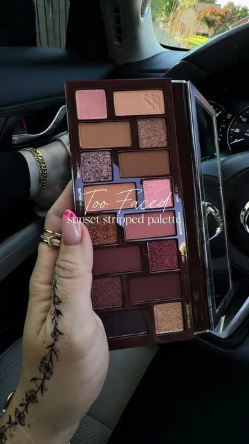 this palette = s t u n n i n g ✨ #toofacedcosmetics #eyeshadow #eyeshadowpalette #tiktokshopcreatorpicks #toofaced 