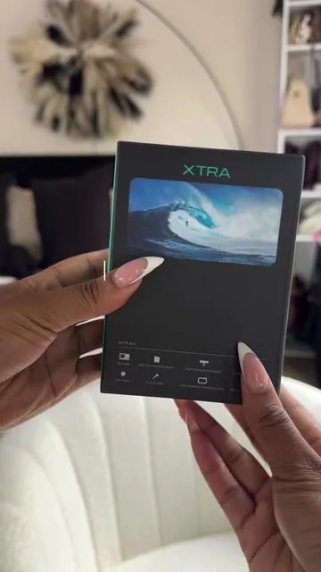 if you want a small camera that shoots in 4k, this one is for you!! especially for my shy girls. ✨🎥  #extraedge #extramuse #vlogger #camera #video 