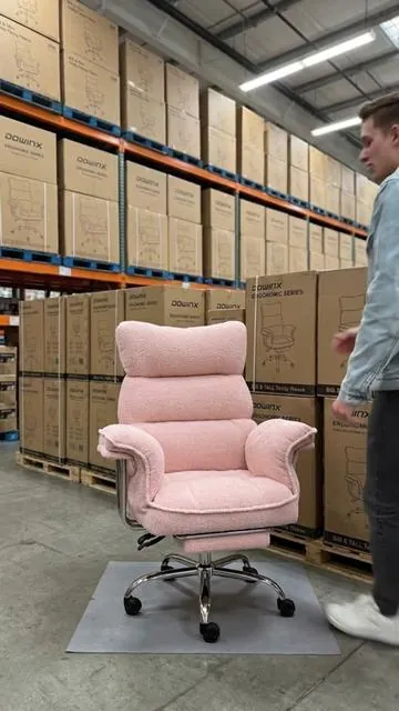 Level up your comfort game! 🎮 This Summervibes Dowinx Big & Tall Ergonomic Office Chair is a must-have for long sessions. With its high back, wide seat, thick cushion, and reclining feature, you'll stay supported whether gaming or working. Plus, the cozy teddy fleece and foot rest are pure relaxation goals. Upgrade your space today! ✨ Tap to shop. #fyp #foryourpage #DealsForYouDays #AIGC #Moras