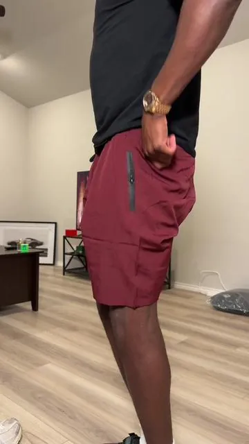This is one of the craziest deals i’ve seen on this app #athleticshorts #mensshorts 