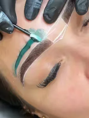 Brows 🤍 @Tress Wellness  — — — — — #legwax #waxing #wax #browwax #brows 
