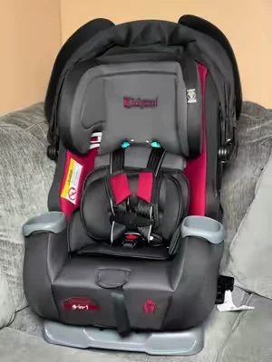 #carseat #sillainfantil #babycarseat #babytrend #dealsforyoudays Silla de auto infantil convertible ajustable 4 en 1 Baby Trend® Cover Me™ con capota integrada y protección contra impactos laterales.