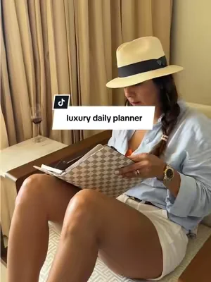 Checkered luxury daily planner with the pages included to carry out all of your needs and it has inside pockets! made super well! #luxuryplanner  #dealsforyoudays   #fashiondailyplanner #tiktokshopcreatorpicks #dealsforyoudays 