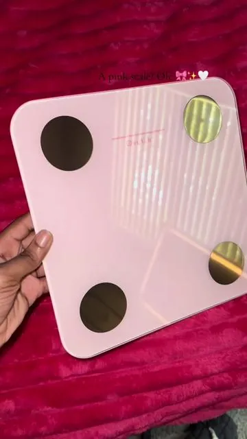 So cutesy and girly🎀😩 #contentcreator #scale #weighttracking #pinkaesthetic #CapCut 