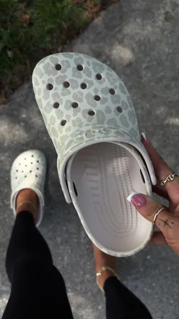 @Crocs finally dropped adult animal print classic clogs #crocs #crocsclogs #classicclogs #animalprint #dealsforyoudays 