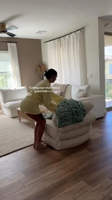 Saving money on an extra bed >>>  #home #homefinds #cozy 
