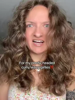 literally cannot recommend this cream enough for taming frizz + poof 😮‍💨👏🏻 #curlyhair #kitschsuperbrandday #superbranddaykitsch #dealsforyoudays #summerwins @Kitsch 