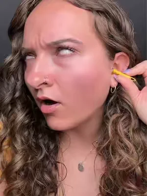 feels so freaking good cleaning your ears 🤤