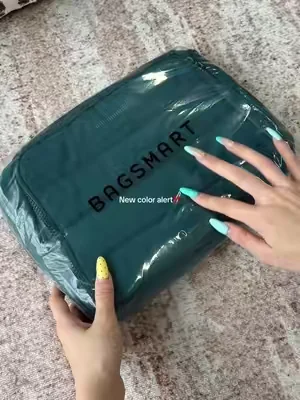 New in alert 🚨 #dealsforyoudays #summervibes #toiletrybag #cosmeticbag #makeupbag 