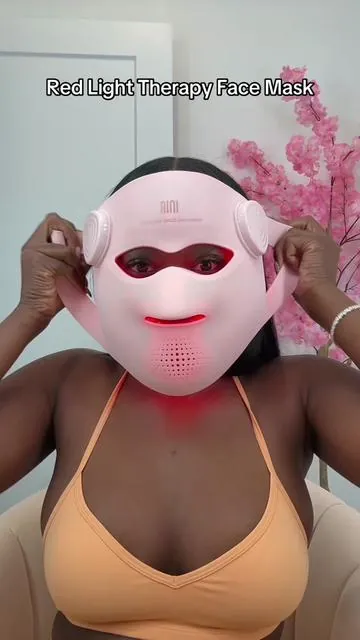 Red light therapy Inia face mask #facemask #redlighttherapy #iniamask #redlighttherapy #skincare 