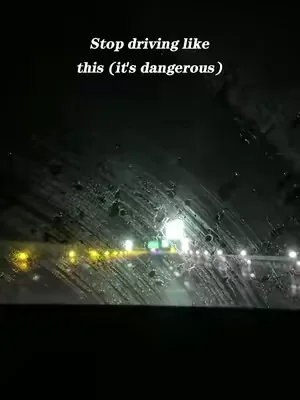 The oil film on the glass can easily lead to dangerous driving during heavy rainstorms and at night #dangerous #CarClean #Windshield #oilfilmcleaner #tiktok    