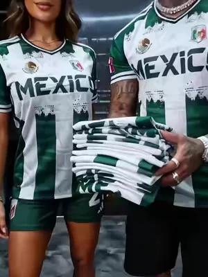 ¡Órale, qué ganga! 😍⚽️🏆😎🔥 #eltri #mexico🇲🇽 #mexicanpride#blokecore#mexicanpride 