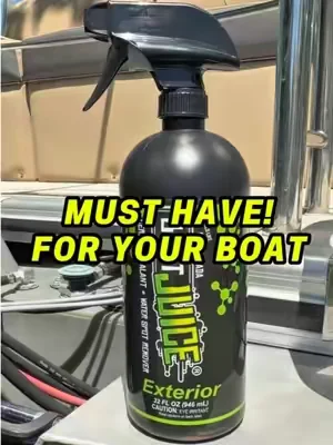 Cleans, shines, and protects. If you own a boat, give this a try. you’ll be amazed. #boat #clean #waterspot #cleaner 