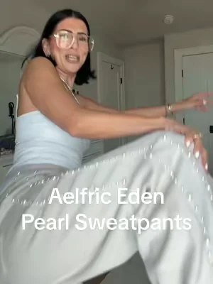 Omg the pearls 😍 @aelfriceden_official #aelfriceden #aelfricedensweatpants #sweatpantsoutfit #dealsforyoudays 