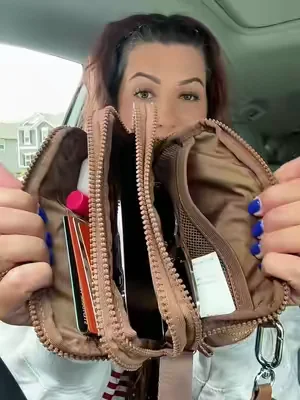#wallet #irisandrainbow #dealsforyoudays #tiktokshopcreatorpicks 