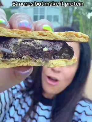 I used the Built Puff Brownie Batter flavor to make s’mores and now I may never go back to regular marshmallows. The chocolatey center takes them to a whole different level. #BuiltPuffs #Smores #ProteinSnacks #BrownieBatter #protein 