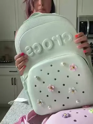 #crocs #backpack #backtoschool #dealsforyoudays #tiktokshopcreatorpicks 