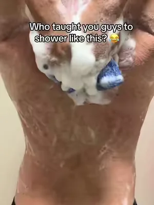Who taught you guys to shower like this? 😂 Wait… have you been using the wrong shower tool all along? #A#AfricanExfoliatingSpongeS#ShowerRoutineB#BodyCareT#TikTokMadeMeBuyItG#GlowUp