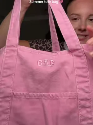 So good #gap #gapbag #summerbag #totebag #beachbag 