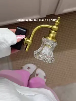 The soft glow, the vintage flower design, and the cozy vibe 🌙✨ #DealsForYouDays #TikTokShopCreatorPicks #HomeDecor #NightLight #nightlight 