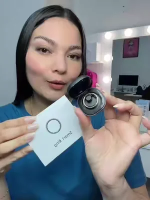¿Quién dijo que cuidar tu salud no puede tener estilo? El nuevo Smart Ring de Hitienx combina tecnología avanzada con un diseño de cerámica rosa espectacular. Monitorea tu sueño, ritmo cardíaco, ciclo y niveles de estrés sin perder el estilo. Además, es resistente al agua (IP68) y viene con su estuche de carga. #SmartRing #AnilloInteligente #BienestarFemenino #TechEstilo #dealsforyoudays 