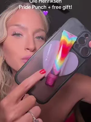 Free @Olehenriksen Phone Grip to hold your Pout Preserve + Pride Punch 💜 limited time!!! #olehenriksenliptreatment #olehenriksen #poutpreserve #peptideliptreatment #dealsforyoudays 