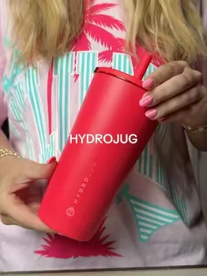 iced coffee lover 🍒🤍 #hydrojug #icedcoffee #icedcoffeelover 