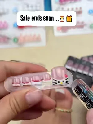 DIY nail at home!MZ #pedicure #pressonnails #nailsoftheday #diynails #toenail 