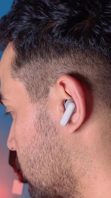 I couldn’t believe the sound quality is that premium it’s definitely worth every single penny.  #earbuds #wirelessearbuds #summervibes #earphones #translationearbuds @VOPRENE OFFICIAL 