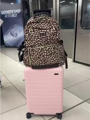 I was zooming to my gate 10/10 #travel #tiktokshopcreatorpicks 