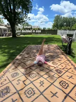 I love the size of these rugs and the extra space this adds. #outdoorrug #patiomakeover #campingmusthave #summerwins #dealsforyoudays 