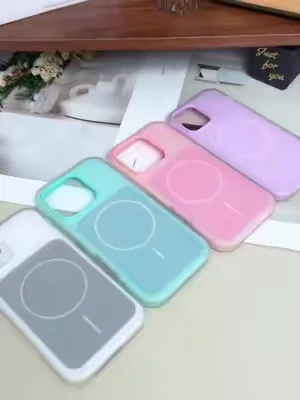 Una caja. 8 colores. Estilo sin fin. C Acabado mate, MagSafe listo y envío GRATIS: elige tu ambiente. #MagSafeCase #PhoneCaseStyle #MatteCase #summerwins #dealsforyoudays 