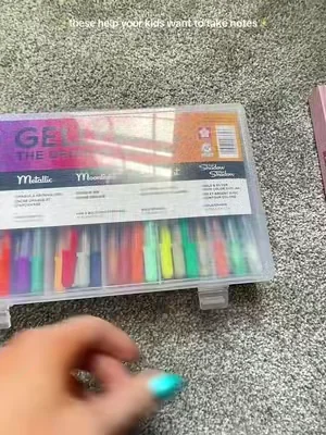 ✨ if you know a Gelly Roll girlie or you ARE the Gelly Roll girlie, this set is unmatched — metallics, moonlight, stardust, shadow… It #GellyRoll #SakuraPens #GelPens #JournalingCommunity #BulletJournal   